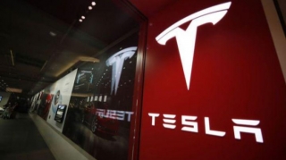 Tesla-nın gəliri ikinci rübdə 42% artıb 