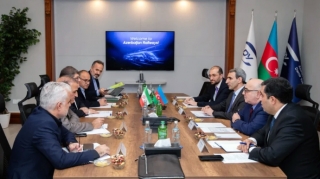 ADY və İran Dəmir Yolları əməkdaşlığın gücləndirilməsini müzakirə edib - FOTOLAR