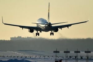 Rusiyada sərnişin təyyarəsi qəza enişi etdi - YENİLƏNİB
