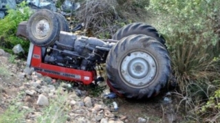 Sabirabadda “VAZ”la traktor toqquşdu - VİDEO 
