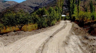 Naxçıvanda daha bir yol yenidən qurulur - FOTO 