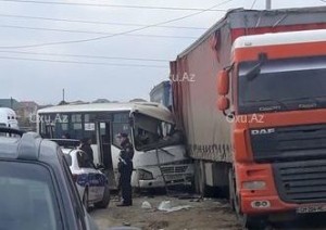Yol polisindən avtobus qəzası ilə bağlı AÇIQLAMA