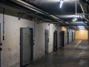 Məxfi həbsxana: işgəncə ilə öldürülənlərin qanı su yerinə axır... – VİDEO