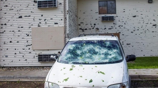 Güclü dolu avtomobil sahiblərinə ziyan vurdu 