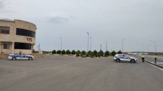 Pilləkəndən yıxılan uşağı xəstəxanaya yol polisləri çatdırdı  - FOTO