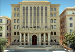 Nəsimi Rayon İcra Hakimiyyəti vətəndaşı məhkəməyə verib