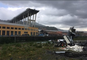 Genuyada körpünün uçması nəticəsində ölənlərin sayı 43-ə çatıb