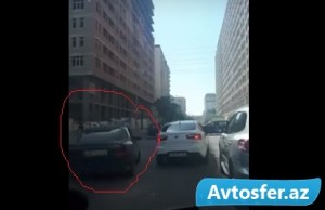 Qırımız işıqdan "protiv" keçən taksi sürücüsü - VİDEO