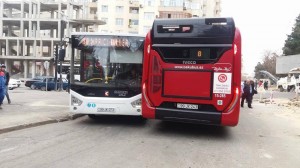 Bakıda iki avtobus toqquşdu: tıxac yarandı - FOTO