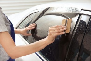 Avtomobilinə plyonka vuranların nəzərinə: söküləcək, ya yox? - VİDEO