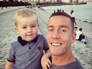 “Qarabağ”ın məşhur futbolçusu Bakıda qəza törətdi - Piyadanın hər iki ayağı sındı