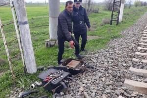 Dəmir yol xəttindən oğurluq edənlər yaxalandı - VİDEO