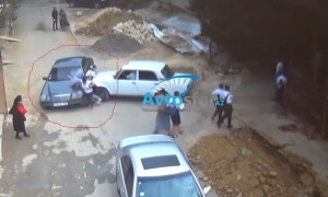 Taksi sürücüsü məktəbliləri belə vurub əzdi - DƏHŞƏTLİ REAL GÖRÜNTÜLƏR 