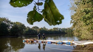 Polis itmiş qadına görə göl qurudulacaq
