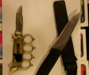 Saxlanılan “Opel”in sürücüsündən beşbarmaq və bıçaq aşkarlanıb - Bakıda