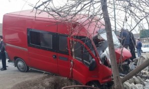 Azərbaycanda mikroavtobus qəzaya düşdü:                                        Ölən və yaralılar var