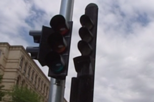 Bakıda işlək işıqforun qarşısına yenisi quraşdırılıb - VİDEO