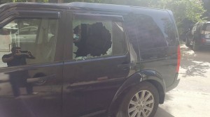 Tədqiqatçı-jurnalistin avtomobilindən oğurluq oldu - Bakıda