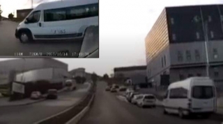 Yolda dava edən sürücülər söyüş söyüb qəza törətdi; avtobus aşdı - VİDEO 