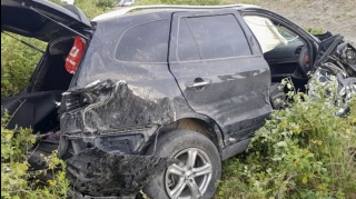 Naftalanda avtomobil dərəyə aşıb, xəsarət alan var  - FOTO