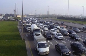 Bakıda rəsmi kortej tıxacla hərəkət etdi