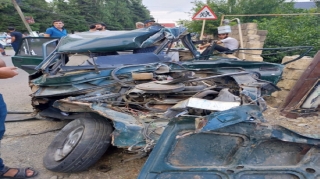 Ağdaşda iki avtomobil toqquşub, ölən var 