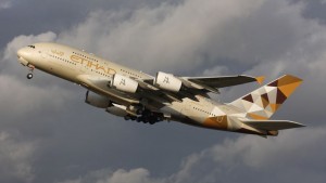 Havaya qalxan təyyarədə yanğın