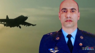 Polkovnik Zaur Nudirəliyev təyyarəni düşmən mövqeyinə çırparaq şəhid olubmuş - VİDEO 