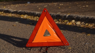 Füzulidə gənc yol qəzasında ağır xəsarətlər alıb 