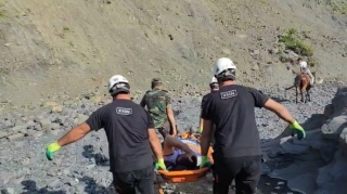 Qəbələdə meşədə köməksiz qalan şəxs xilas edildi - VİDEO