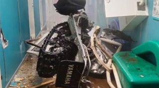 Sərxoş sürücü qar arabasıyla xəstəxanaya çırpıldı – Yerindəcə öldü   - FOTO