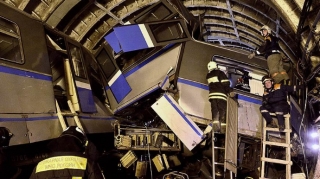 Moskvada metroda partlayış oldu - VİDEO 