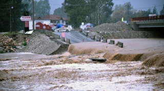 Antalyada dəhşət - küçələr çaya çevrildi 