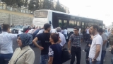 Bakıda sərnişinlər avtobus sürücüsünü darda qoymadı - FOTO - VIDEO