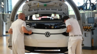 Промышленный сектор Германии в 2025 году сократил 124 000 сотрудников 