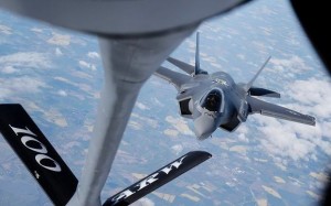 NATO qırıcısı müdafiə nazirinin təyyarəsinə yaxınlaşmağa cəhd edib