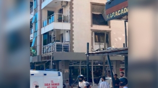 В Измире произошел взрыв в магазине кондитерских изделий,  есть погибшие и пострадавшие - ВИДЕО 