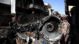 Pakistanda qəzaya uğrayan sərnişin təyyarəsinin pilotu xəbərdarlığa məhəl qoymayıb
