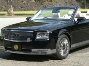 Parad üçün hazırlanmış avtomobil KİV nümayəndələrinə təqdim olunub