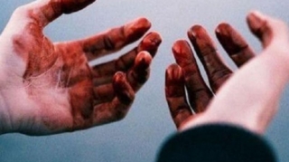 Bakıda yeniyetmə ondan pul tələb edən atasını öldürüb