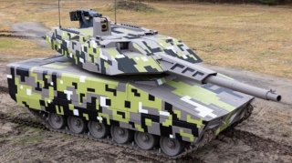 Almaniyada yeni yüngül tankını təqdim edib