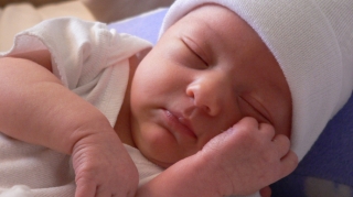 Sumqayıtda ana 6 aylıq körpəsindən imtina edib