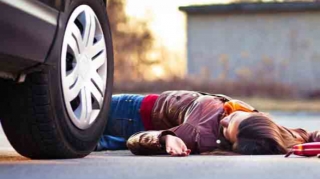 Gəncədə 28 yaşlı qadını maşın vurdu 