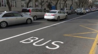 İcazə verilən saatda avtobus zolağına bütöv xətdən daxil olan sürücüləri cərimə gözləyir?  - VİDEO