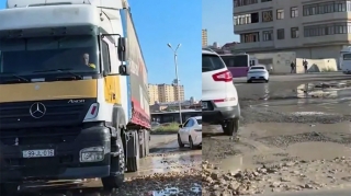 Жители Хырдалана жалуются на плохое состояние дорог - ВИДЕО 