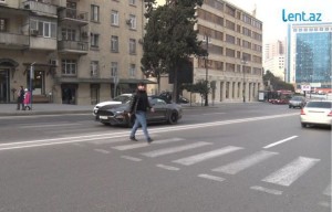 Bakıdakı bu zolaqlardan keçməyin - QEYRİ-ADİ GÖRÜNTÜLƏR - VİDEO