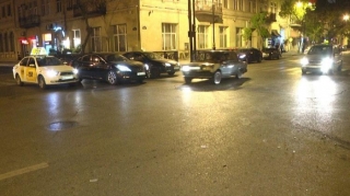 Gəncədə sürücülər arasında dava düşdü – Biri digərinin burnunu sındırdı 