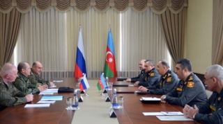Generallar erməni silahlılarının ərazilərimizdən çıxarılmasını müzakirə etdi 