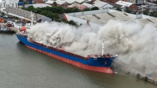 Liman şəhərində gəmidə yanğın baş verib 