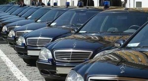 Azərbaycanda bu məmurlara xidməti maşın veriləcək - QƏRAR